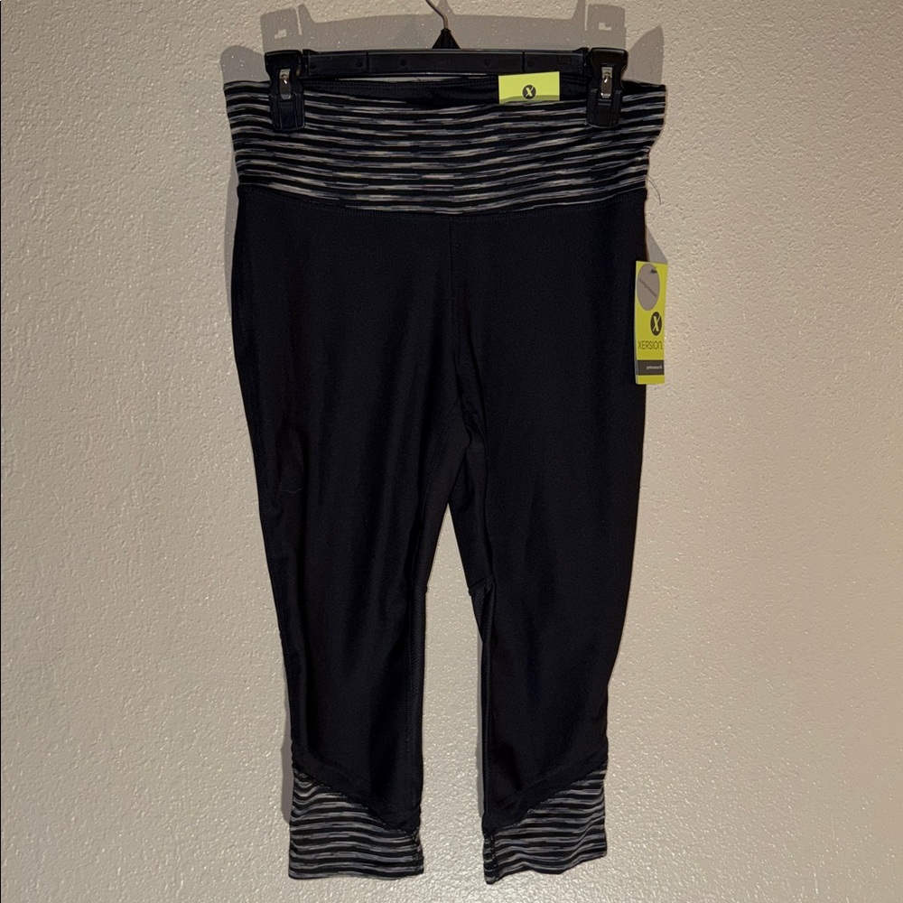 Medium Xersion compression capri leggings NWT medium